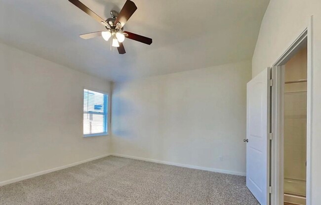 Building Photo - Spacious 4-Bedroom House with Cozy Living Spaces