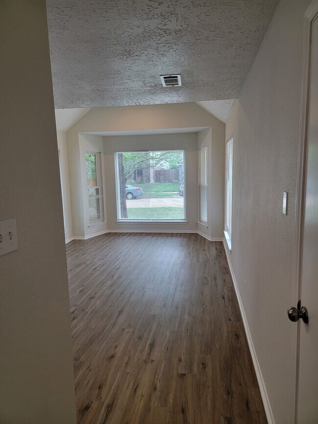 Building Photo - 6311 Diamond Rock Dr