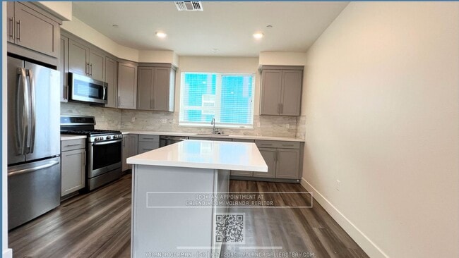 Building Photo - Modern Style and Sophistication, 2 En-Suite BR, 2.5 BA Townhouse with EV charging