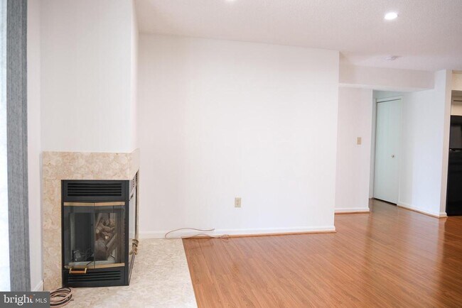 Building Photo - 6941 Mary Caroline Cir