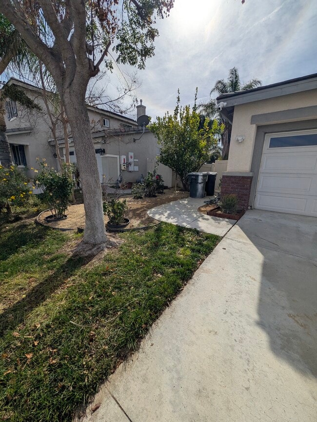 Building Photo - 1468 Burns Ln