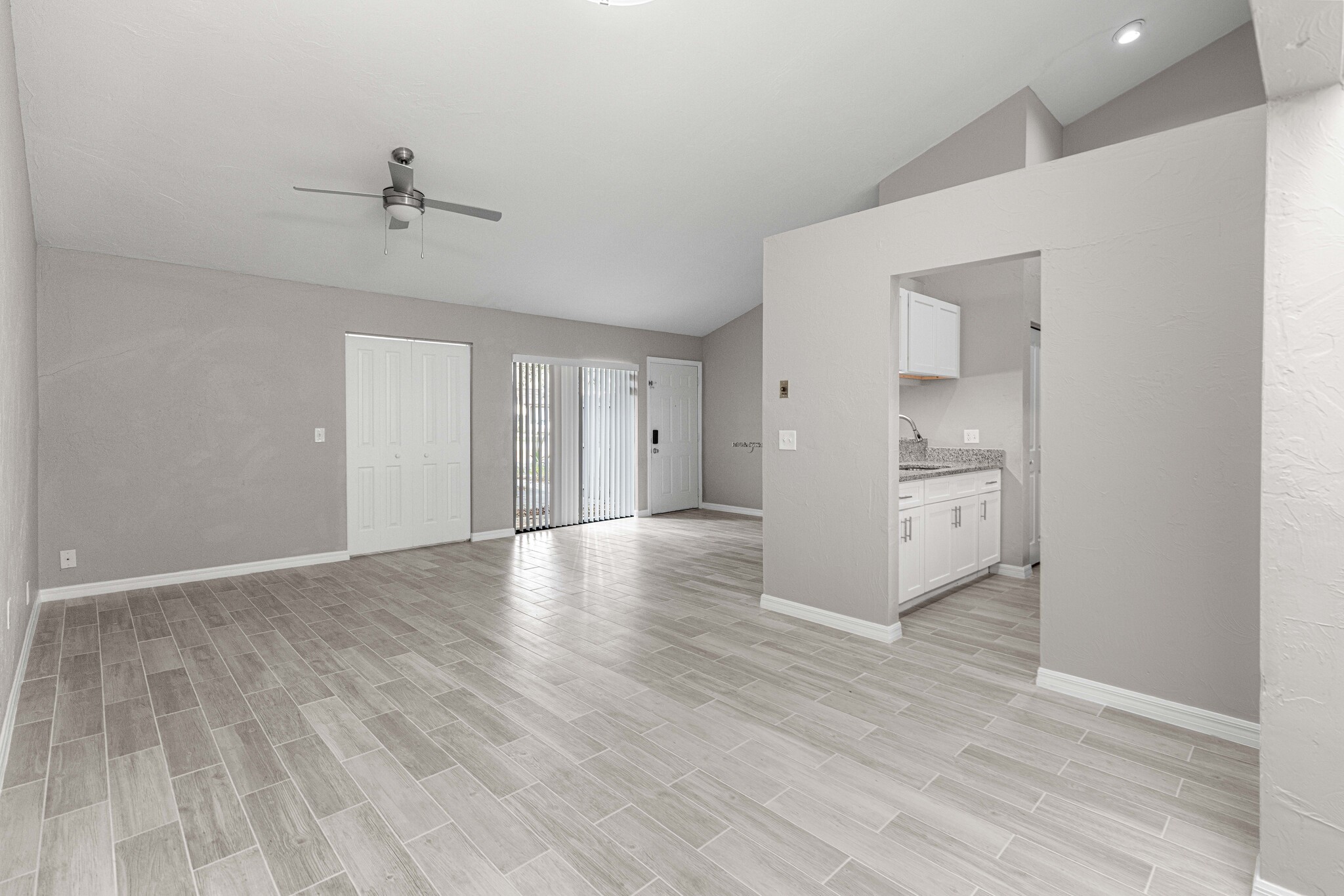 Building Photo - 4151 SE 22nd Ave