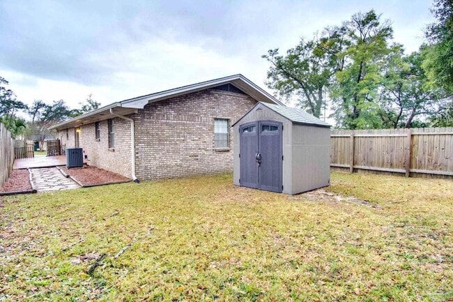 Building Photo - 1400 N D St