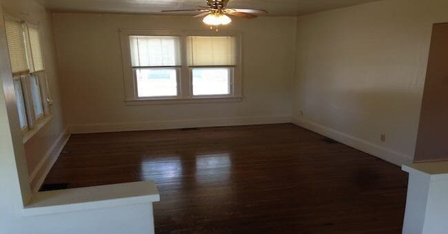 Building Photo - 3 bed, 1 bath house just steps from Missouri State University