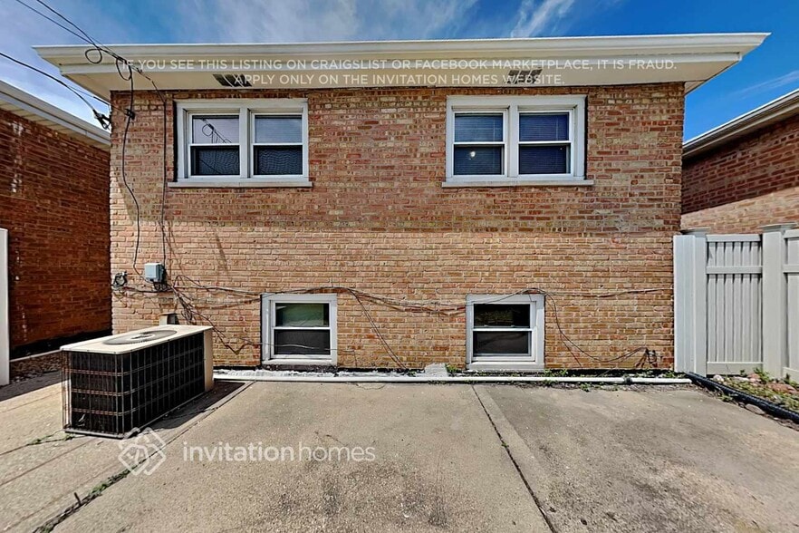 Building Photo - 8009 Natchez Ave