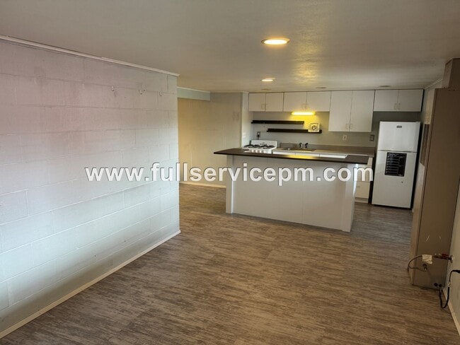 Building Photo - Lower basement studio unit in a house