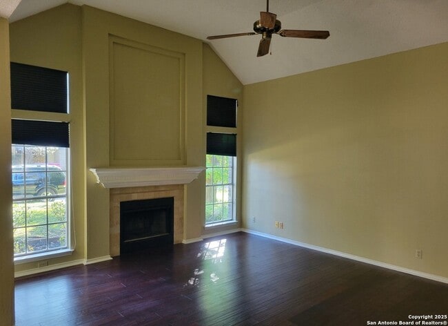 Building Photo - 5955 Heather View