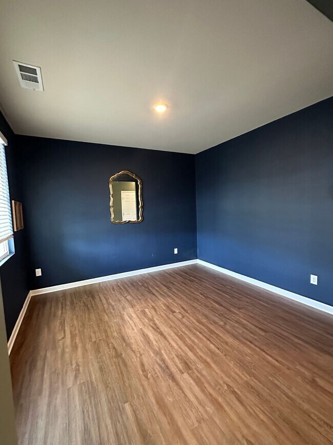 Building Photo - 4 Bedroom home in Gainesville!