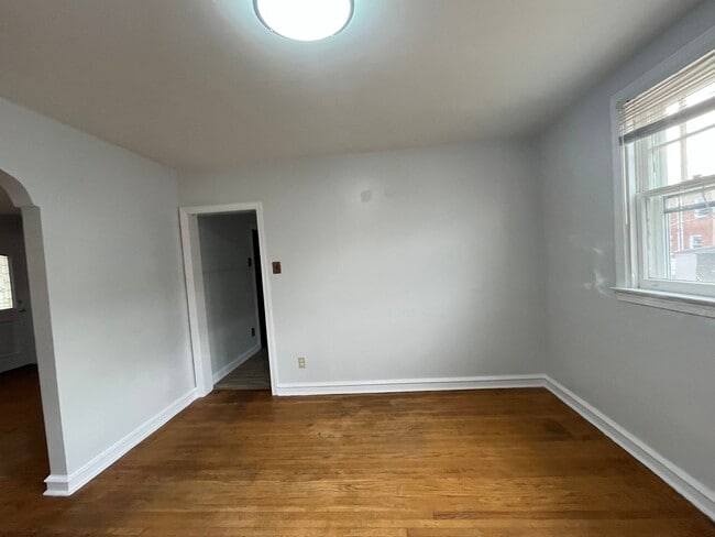 Building Photo - 1814 Napfle Ave