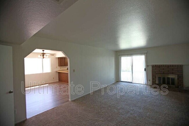Building Photo - 5339 W Sunnyside Dr