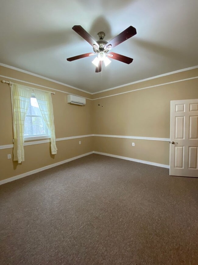 Building Photo - Black Mountain - Home Apartment, North Fork Rd, Utilities included