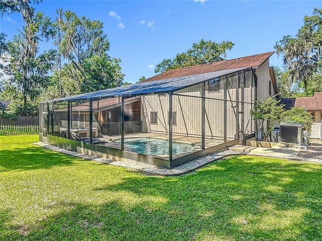 Building Photo - 4661 SW 7th Avenue Rd