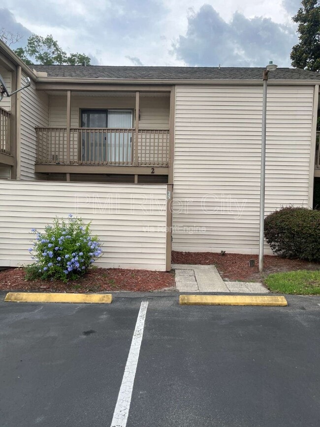 Building Photo - 2300 Twelve Oaks Dr