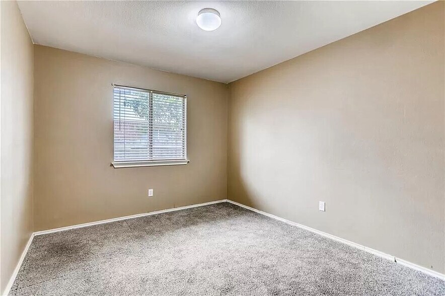 Bedroom 3 - 414 Steeplechase Dr