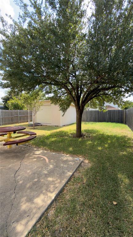 Building Photo - 2318 McCook Dr