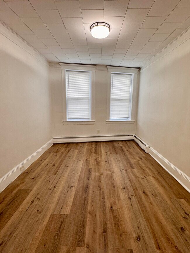 Building Photo - 181 Princeton Ave