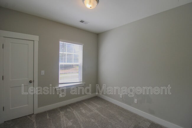 Building Photo - 328 Parish Farms Dr