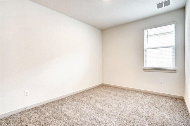 Building Photo - 10600 Seguin St