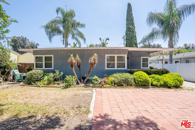 Primary Photo - 214 N Martha Pl