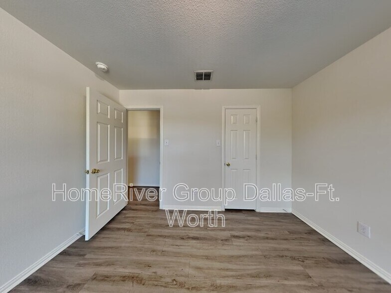 Building Photo - 803 Dover Park Trail