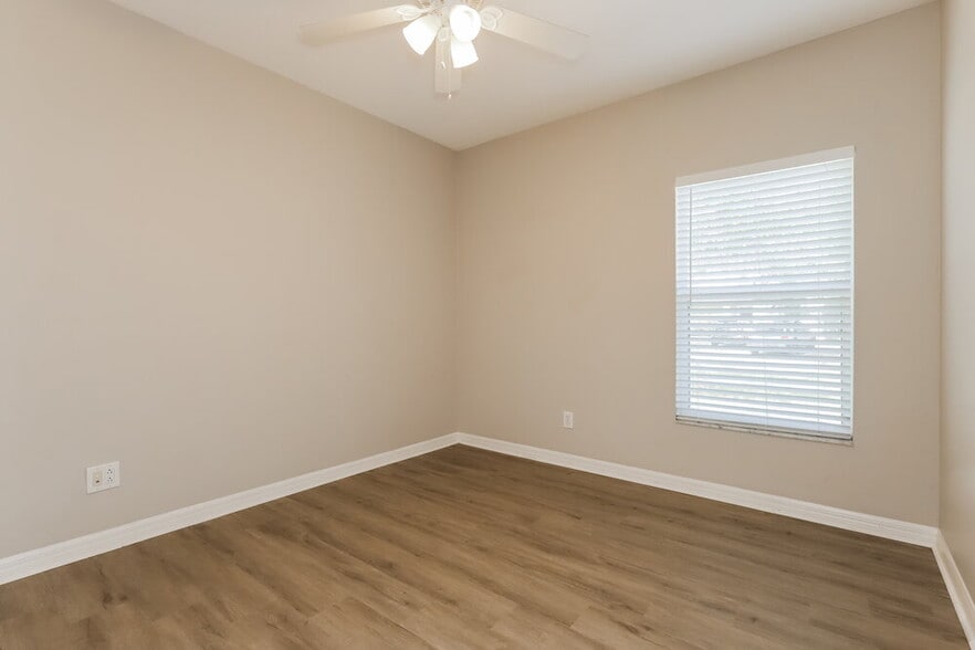 Building Photo - 10808 Shasta Ct