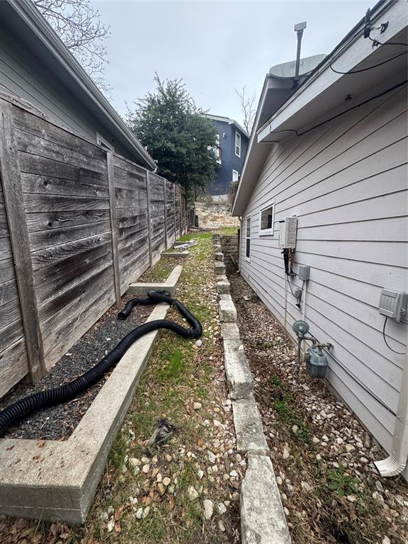 Building Photo - 2708 Oak Springs Dr