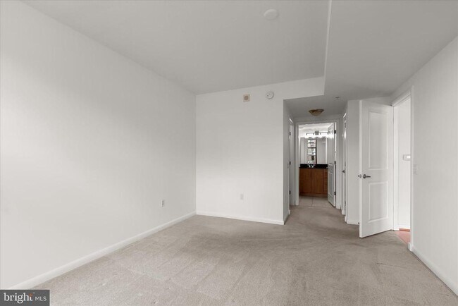 Building Photo - 1021 N Garfield St