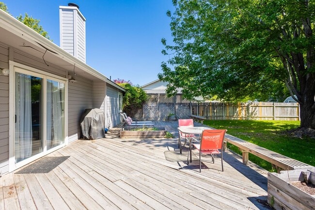 Building Photo - Newly Renovated 3 bed 2 bath home in the heart of MERIDIAN