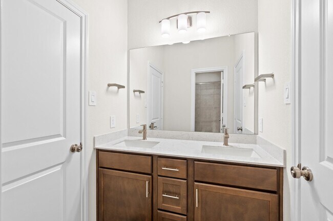 Building Photo - 12826 Raemoir Dr
