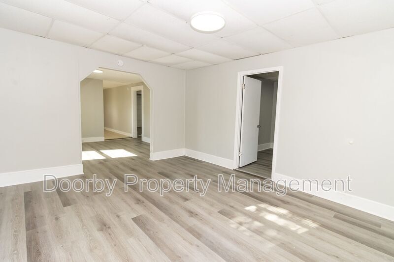 Building Photo - 3115 14th Ave