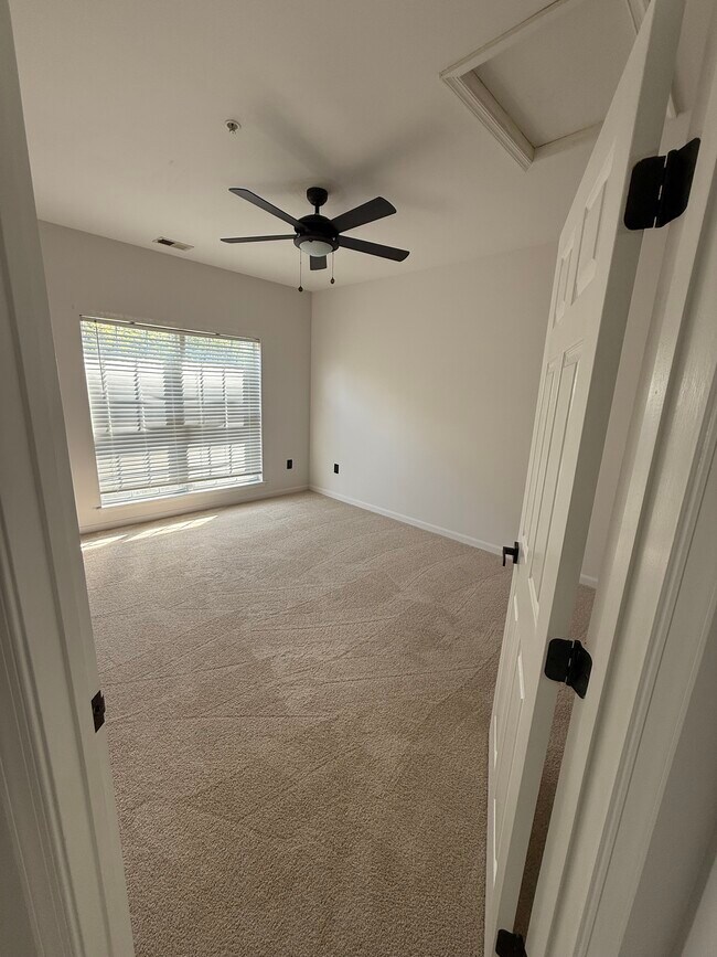 Building Photo - 15620 Everglade Ln