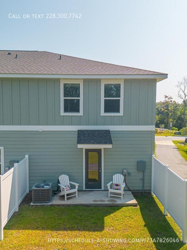 Building Photo - 12281 Sinclair Dr