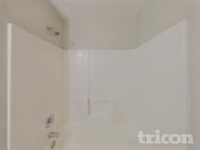 Building Photo - 5000 Poplar Glen Dr