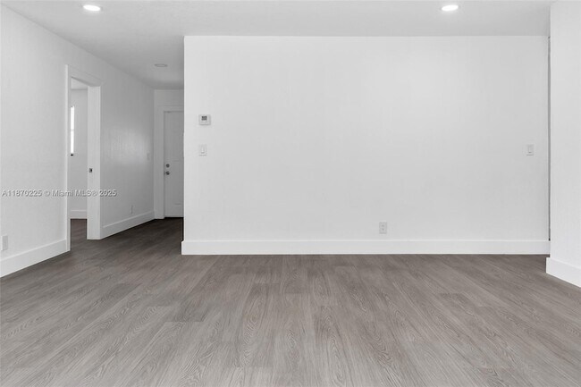 Building Photo - 1402 NW 19th St