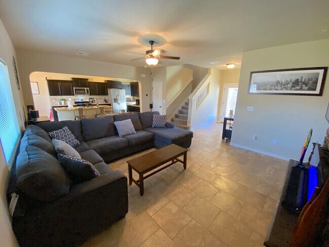 Building Photo - East El Paso 3 bed Refrig A/C w/ Gorgeous ...