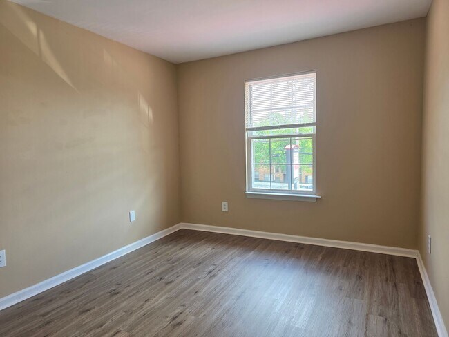 Building Photo - 3209 Miller Rd