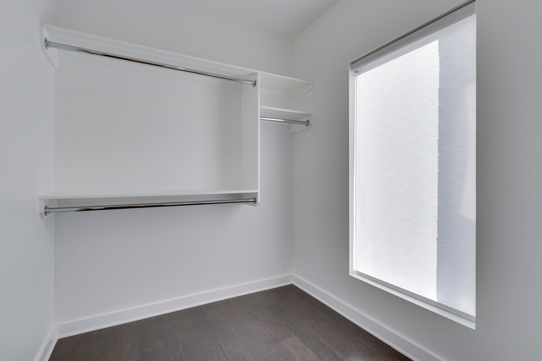 Walk in close with lots of natural light - 3116 W End Cir