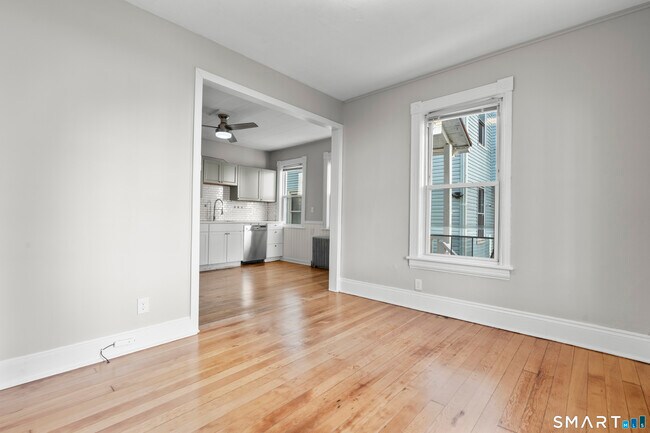 Building Photo - 394 Gregory St