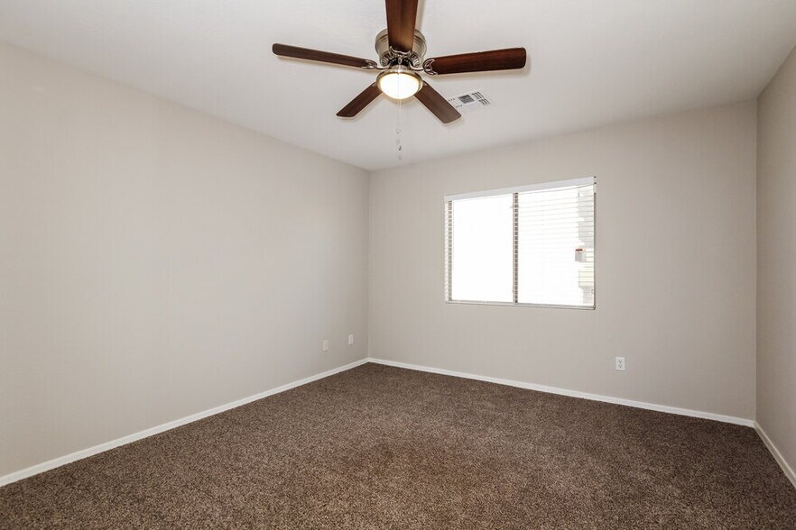 Building Photo - 12334 W Rosewood Dr