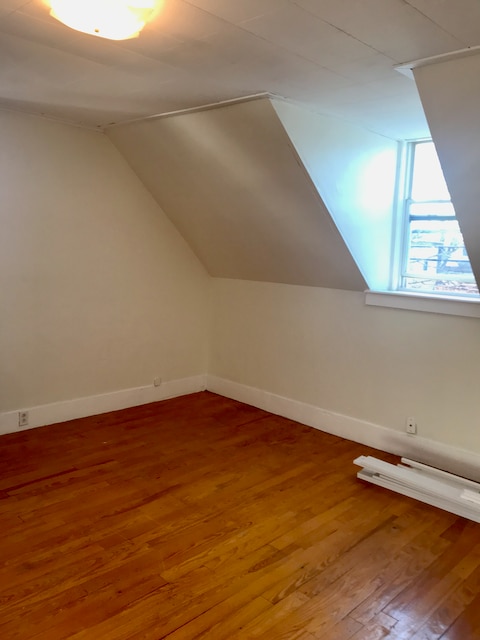 Large bedroom, hardwood and large closet - 15 Maple St
