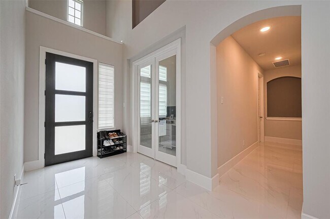 Building Photo - 12115 Ballshire Pines Dr