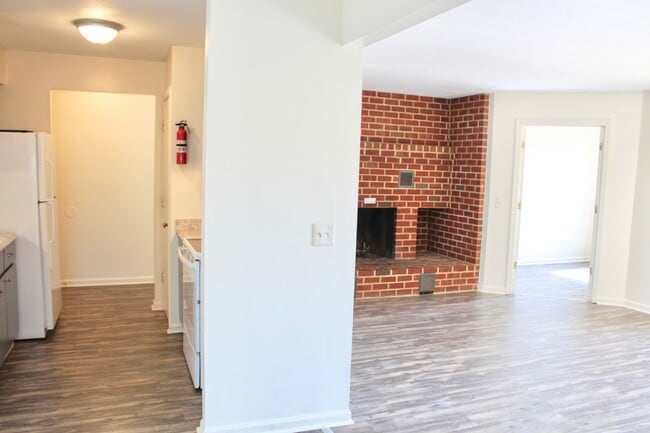 Building Photo - 1030-3 Blue Ridge Dr