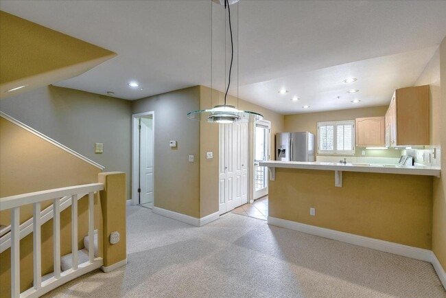 Building Photo - 990 Alpine Terrace