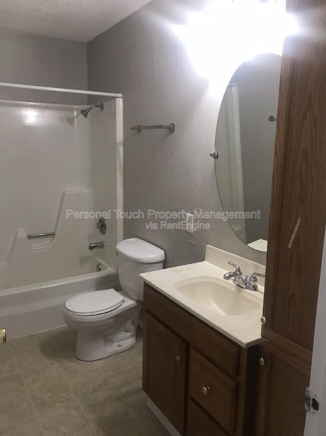 Building Photo - 440 22nd St E