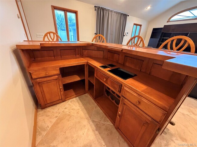 Building Photo - 12 Elves Ln