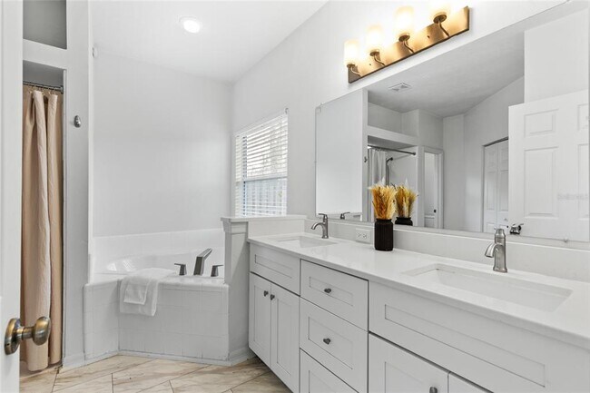 Building Photo - 1780 SW 65th Dr