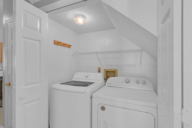 Building Photo - Call Sabrina Thomas Office at 757-767-0767...