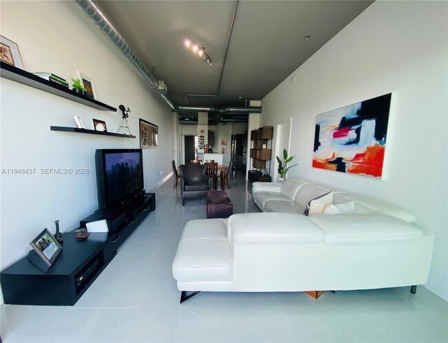 Building Photo - 3029 NE 188th St