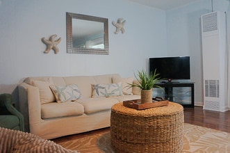 Building Photo - 5 51st St