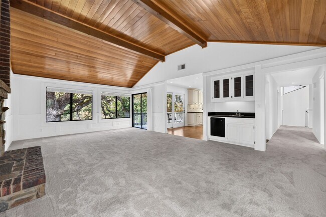 Building Photo - 1837 Lackland Dr